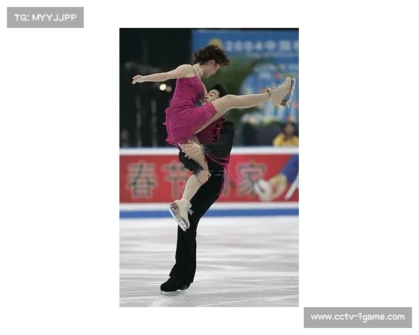 “中国杯冰舞短节目：美国组合乔克-贝茨韵律舞领先东道主”